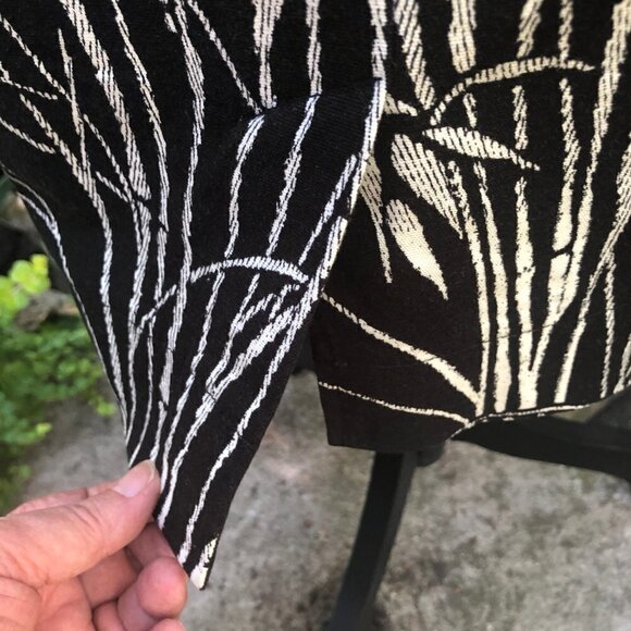 Talbots Bamboo Print Black and White Pencil Skirt Size 4P - Picture 4 of 5